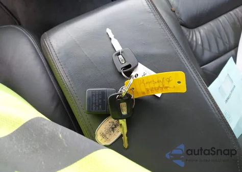 2000 Lincoln Town Car Executive from USA, damaged, VIN 1LJFM81W3YY893971